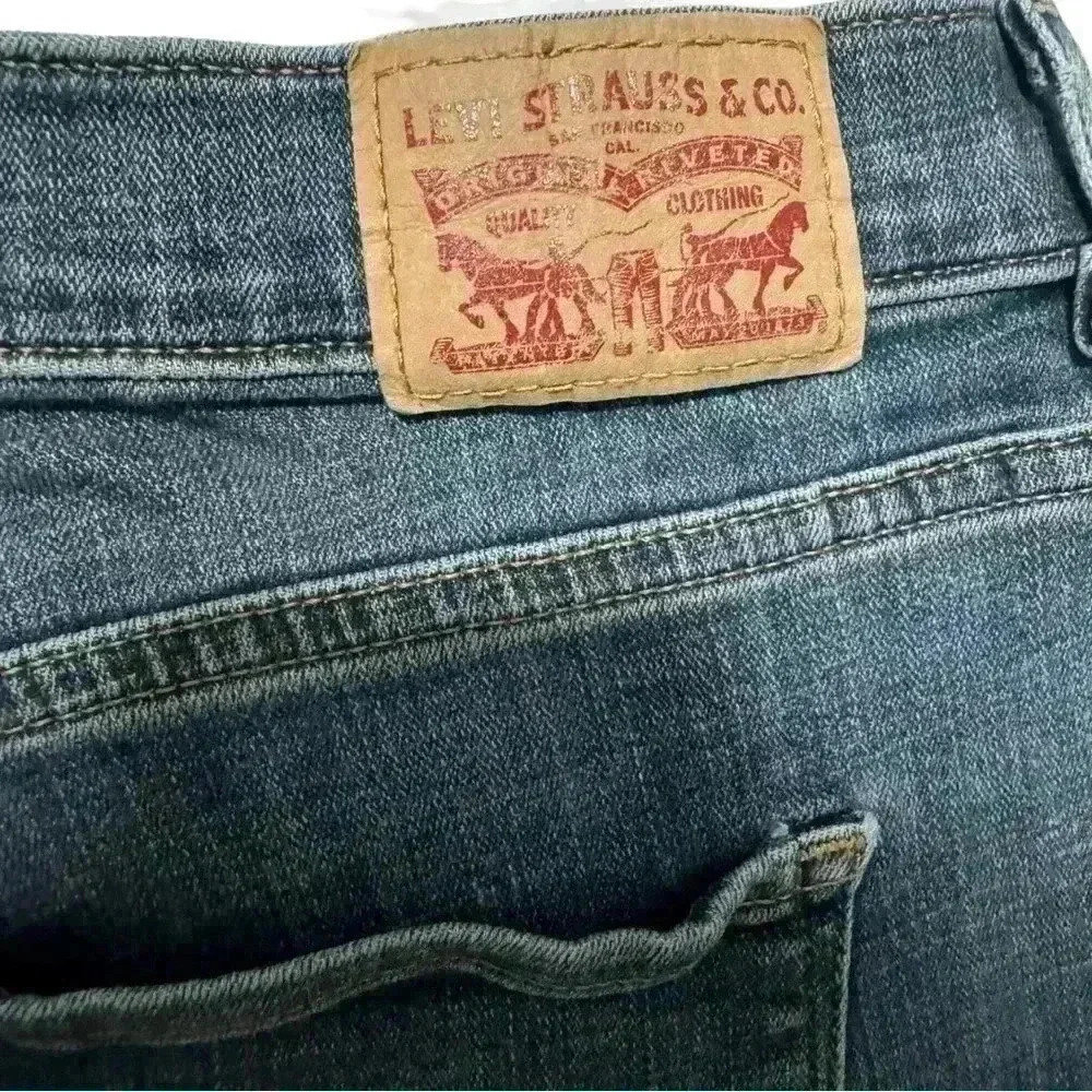 Levi Classic Boot Jeans - Picture 7 of 12